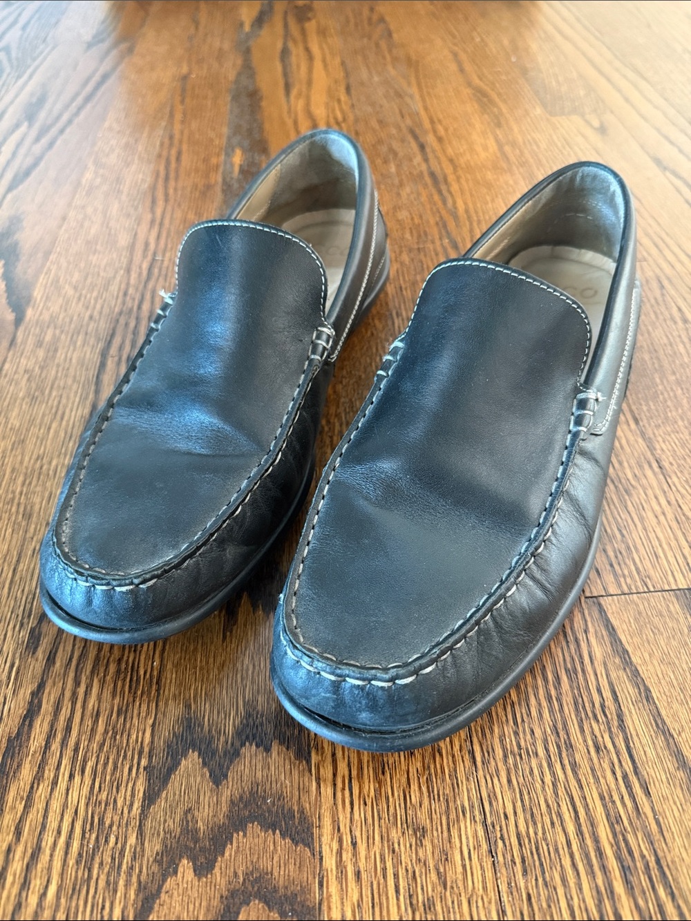 Ecco Men’s 45 Black Leather Slip-On Moccasins with Contrast Stitching